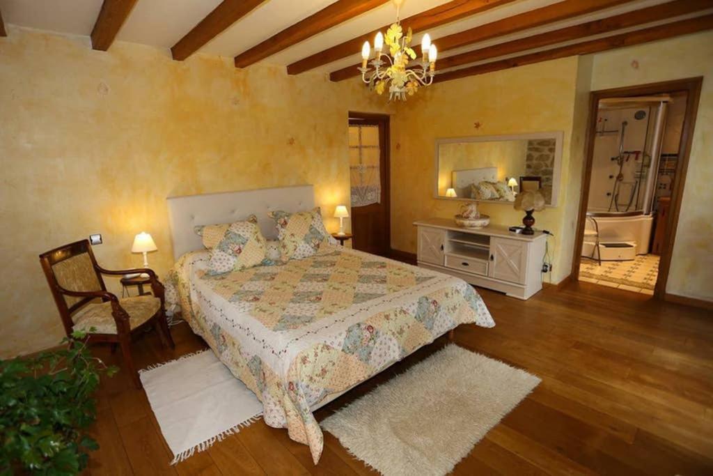 La Grange De Salvaneix Gite Pour 15 Personnes 7 Chambres Avec 6 Sdb-6Wc Sarran Zewnętrze zdjęcie